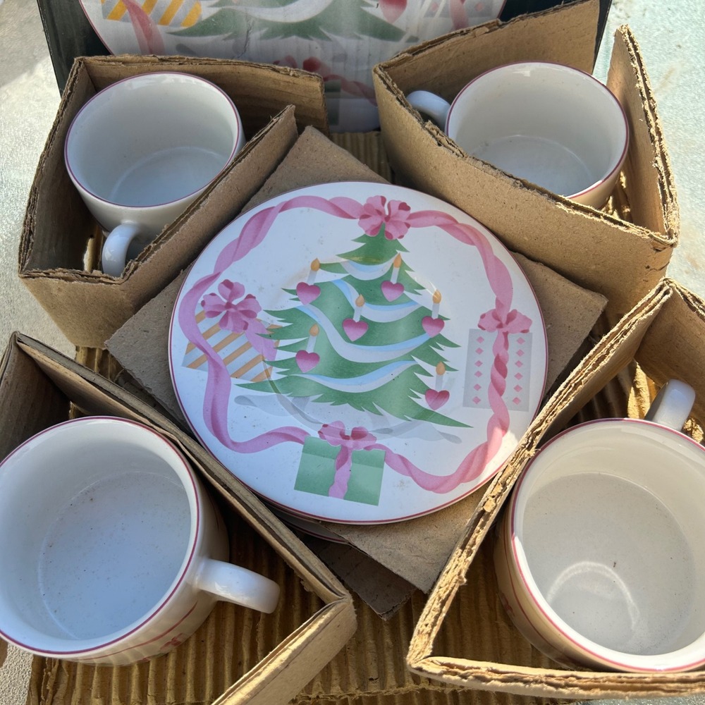Sango Home for Christmas 12 pc Dinnerware Set Vintage 1992 Tree Hearts 4829-42X